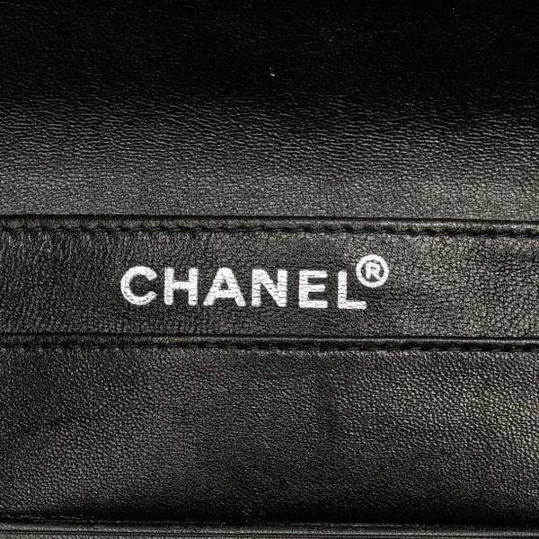 Pre-owned Chanel CC Chocolate Bar Patent Clutch on Chain Black