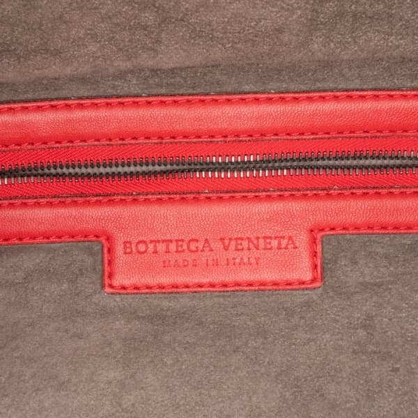Pre-owned Bottega Veneta Intrecciato Montaigne Shoulder Bag Red