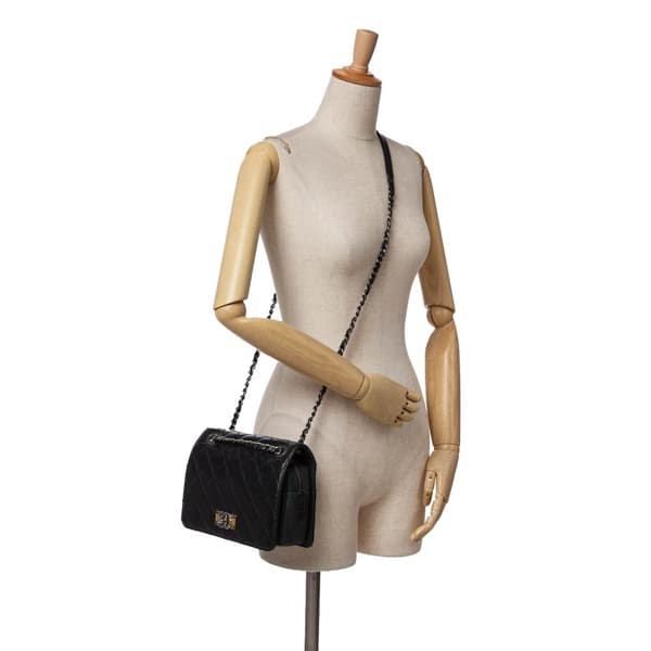 Pre-owned Chanel Quilted Calfskin Day Trip Flap Black
