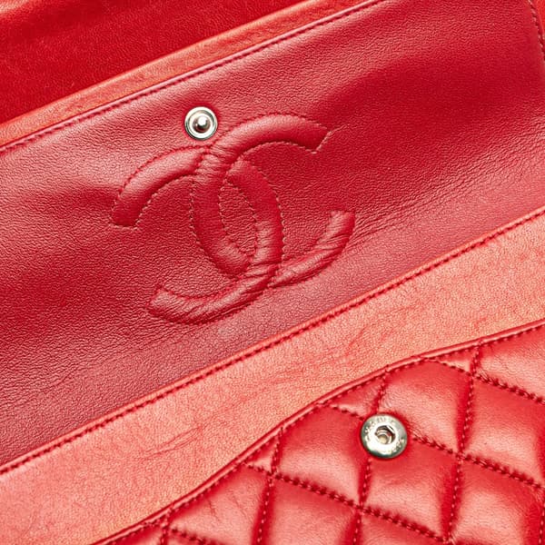 Pre-owned Chanel Medium Classic Lambskin Double Flap Red