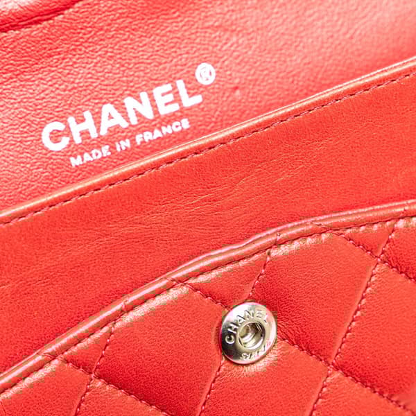Pre-owned Chanel Medium Classic Lambskin Double Flap Red