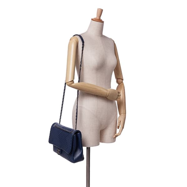 Pre-owned Chanel Large Lambskin CC Crossing Flap Blue