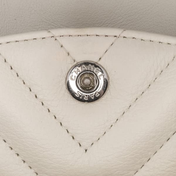 Pre-owned Chanel Small Classic Chevron Lambskin Double Flap White
