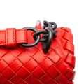 Miniatyrbild 9 av 10: Pre-owned Bottega Veneta Large Nappa Intrecciato Olimpia Shoulder Bag Red