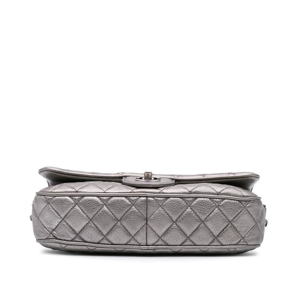 Pre-owned Chanel Medium Metallic Quilted Caviar Casual Rock Flap Gray