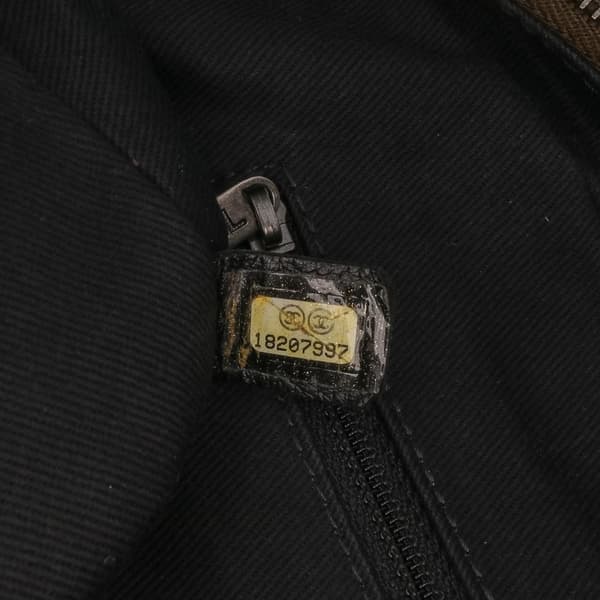 Pre-owned Chanel Jumbo Quilted Iridescent Caviar Easy Flap Brown
