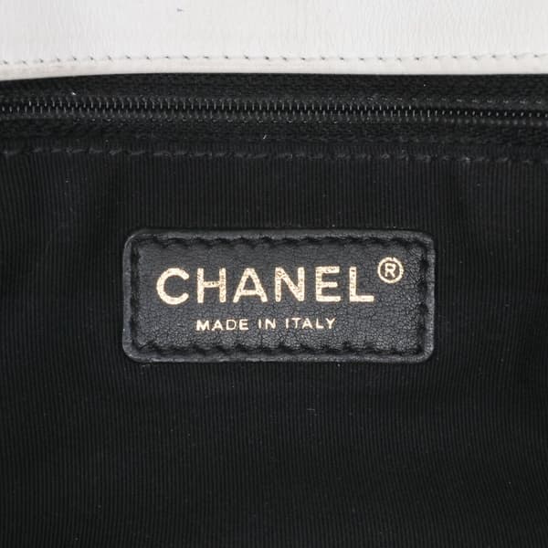 Pre-owned Chanel Medium Bicolor Calfskin Graphic Flap Black