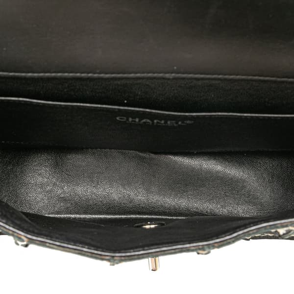 Pre-owned Chanel Lambskin Contrast Square Stitch Flap Black