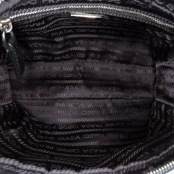 Pre-owned Prada Vitello Daino Grommet Chain Shoulder Bag Black