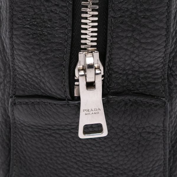 Pre-owned Prada Vitello Daino Grommet Chain Shoulder Bag Black