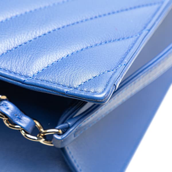 Pre-owned Chanel Chevron Calfskin Coco Envelope Shoulder Bag Blue
