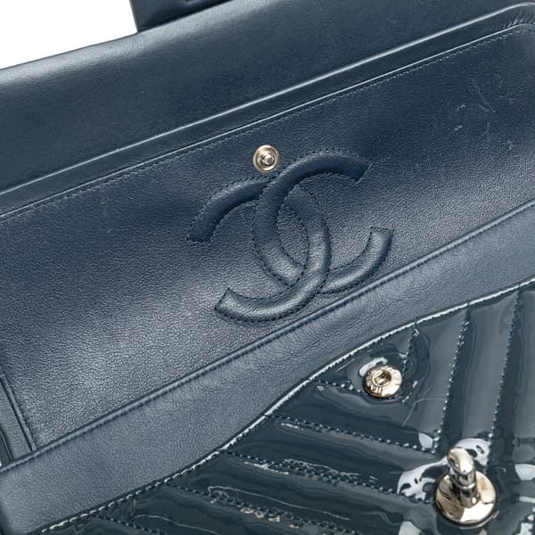 Pre-owned Chanel Medium Classic Chevron Patent Double Flap Blue