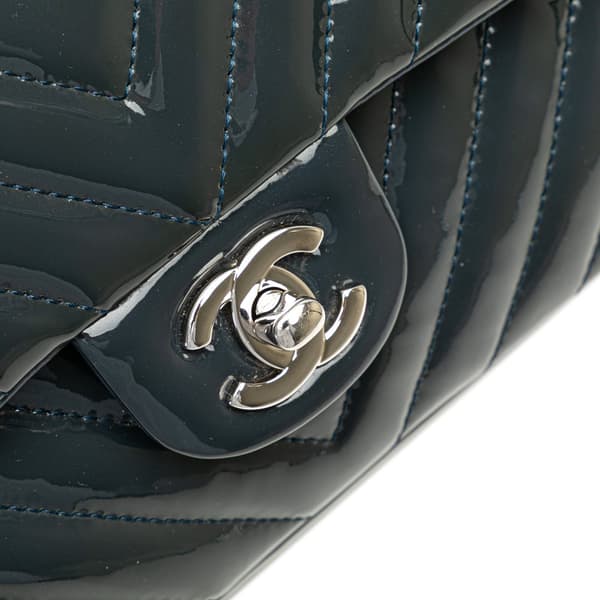 Pre-owned Chanel Medium Classic Chevron Patent Double Flap Blue