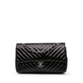 Pikkukuva 1 / 10: Pre-owned Chanel Medium Classic Chevron Patent Double Flap Black