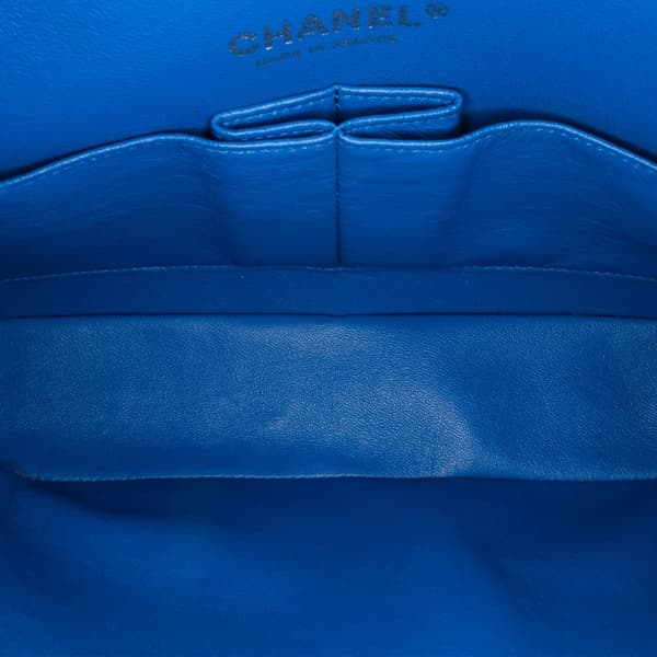 Pre-owned Chanel Medium Classic Chevron Caviar Double Flap Blue