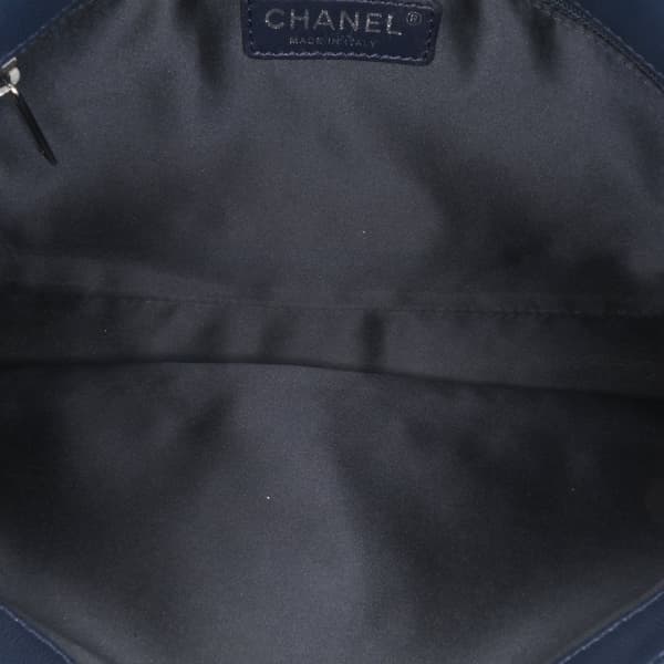 Pre-owned Chanel Large Quilted Lambskin Ultimate Stitch Flap Blue