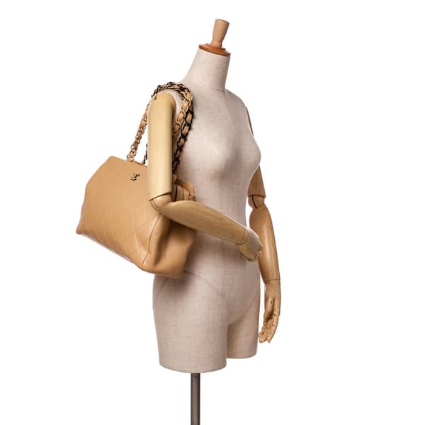 Pre-owned Chanel CC Quilted Lambskin Chain Shoulder Bag Brown
