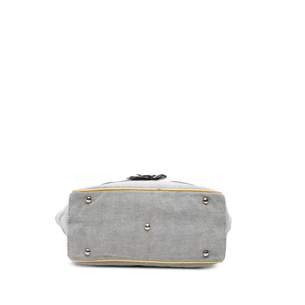 Pre-owned Chanel CC Camellia No. 5 Choco Bar Canvas Tote Gray
