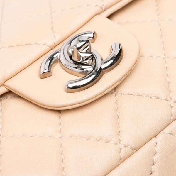 Pre-owned Chanel Medium Classic Lambskin Double Flap Brown