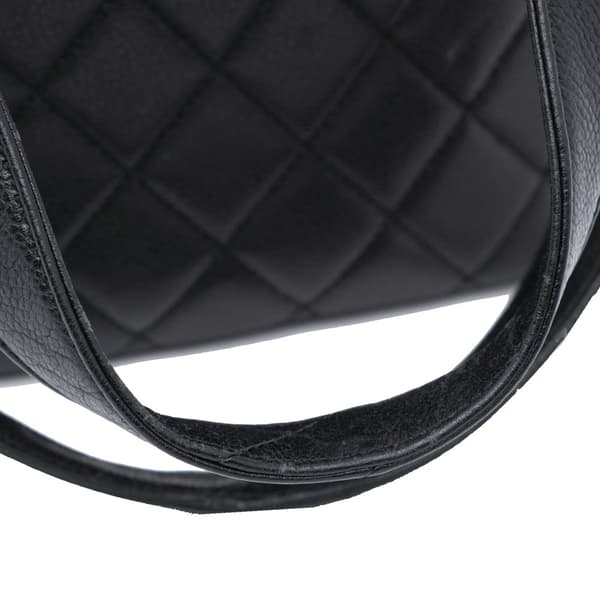 Pre-owned Chanel Quilted Caviar Shoulder Bag Black
