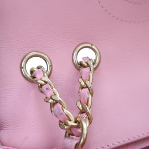 Pre-owned Chanel Medium Tweed CC Filigree Flap Pink