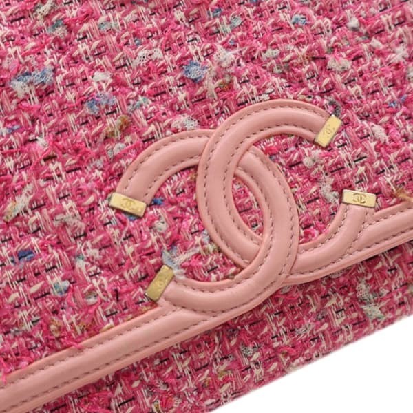 Pre-owned Chanel Medium Tweed CC Filigree Flap Pink