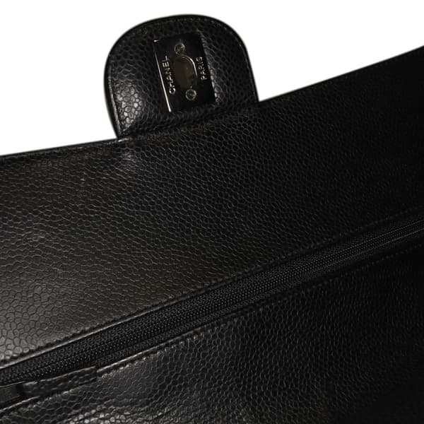 Pre-owned Chanel Medium Classic Caviar Double Flap Black