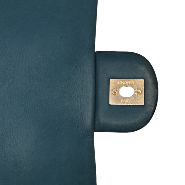 Pre-owned Chanel Large Iridescent Calfskin Chic Quilt Flap Blue