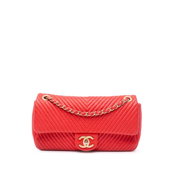 Pre-owned Chanel Medium Chevron Wrinkled Calfskin Medallion Charm Flap Red