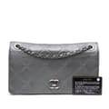 Miniatyrbillede 9 af 9: Pre-owned Chanel Medium Embossed Calfskin Propeller Flap Gray