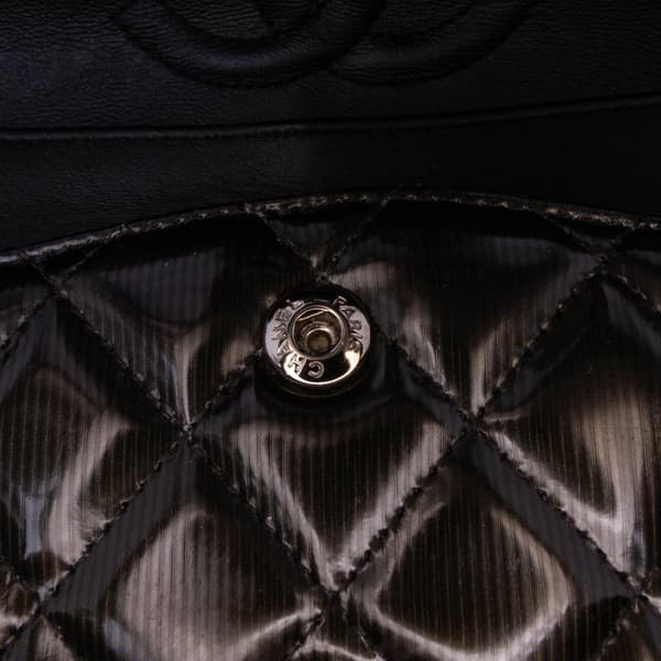 Pre-owned Chanel Medium Classic Striped Patent Double Flap Black