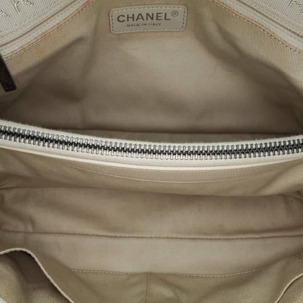 Pre-owned Chanel Large Shiny Quilted Lambskin Burgundy Rocks Flap Blue