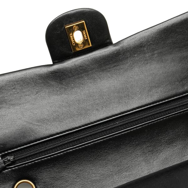 Pre-owned Chanel Medium Classic Lambskin Double Flap Black