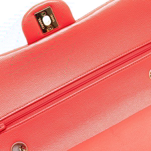 Pre-owned Chanel Medium Classic Caviar Double Flap Red