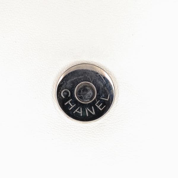 Pre-owned Chanel Lambskin Pearl Obsession Flap White