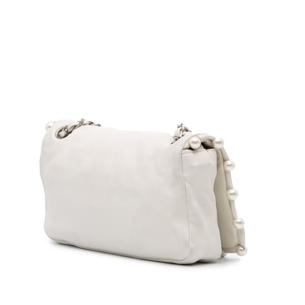 Pre-owned Chanel Lambskin Pearl Obsession Flap White