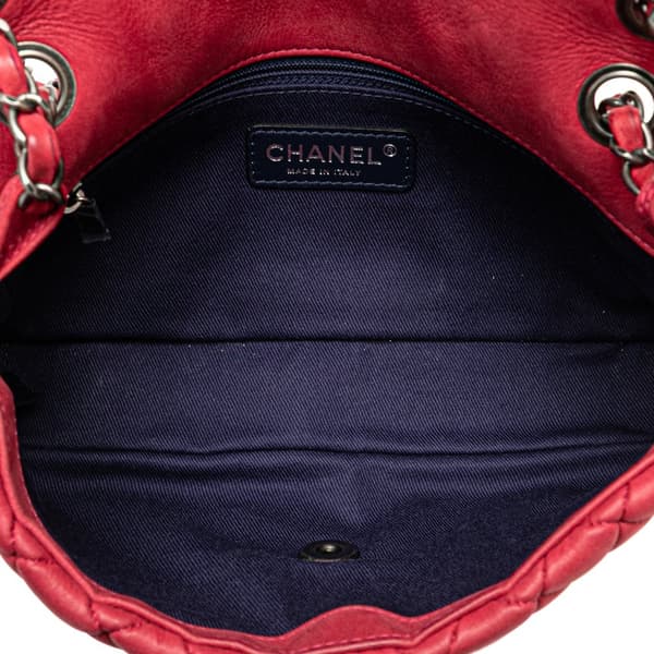 Pre-owned Chanel Small Iridescent Calfskin New Bubble Flap Red