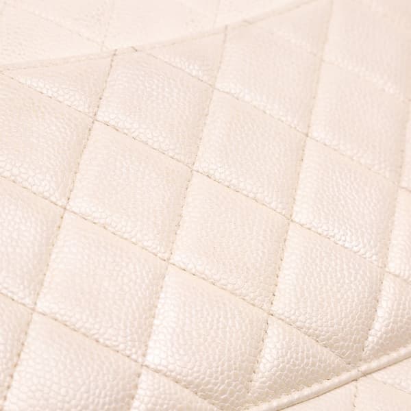 Pre-owned Chanel Jumbo Classic Caviar Double Flap White