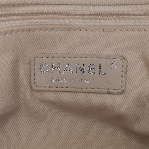 Pre-owned Chanel Quilted Lambskin Rocks Flap Bag Red