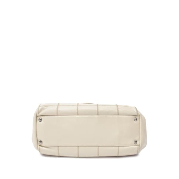Pre-owned Chanel Caviar Square Stitch Shoulder Bag White