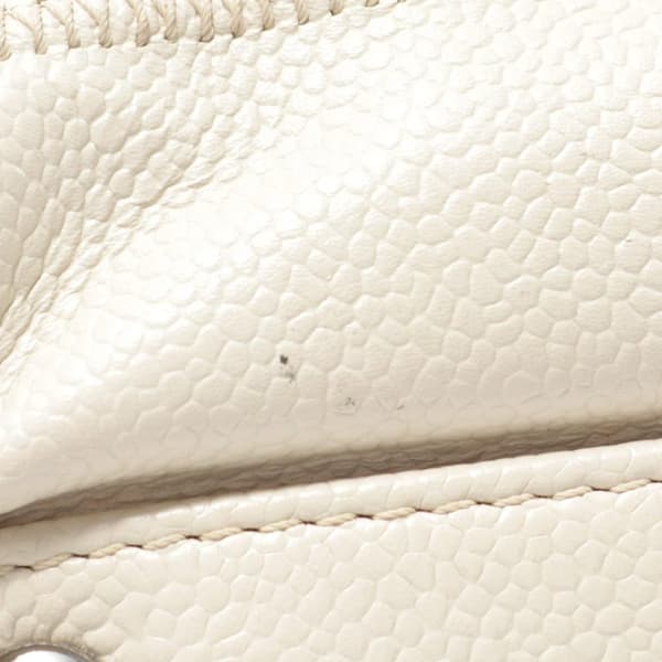 Pre-owned Chanel Caviar Square Stitch Shoulder Bag White