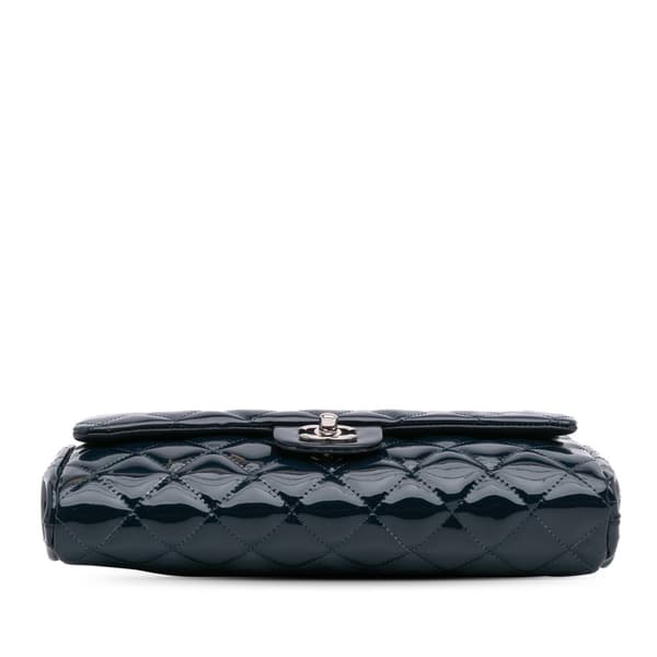 Pre-owned Chanel CC Quilted Patent Clutch With Chain Blue