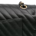 Miniatyrbillede 8 af 10: Pre-owned Chanel Medium Classic Chevron Caviar Double Flap Black