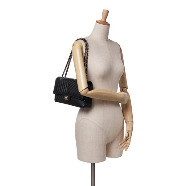 Pre-owned Chanel Medium Classic Chevron Caviar Double Flap Black
