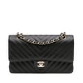 Miniatyrbillede 1 af 10: Pre-owned Chanel Medium Classic Chevron Caviar Double Flap Black
