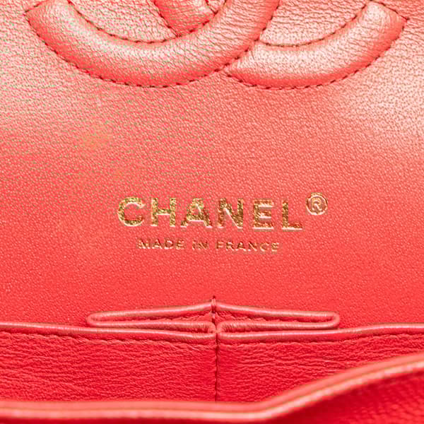 Pre-owned Chanel Medium Classic Caviar Double Flap Red