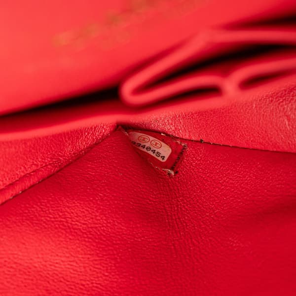 Pre-owned Chanel Medium Classic Caviar Double Flap Red