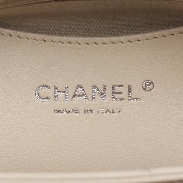 Pre-owned Chanel Large Aged Calfskin Just Mademoiselle Bowling Bag White