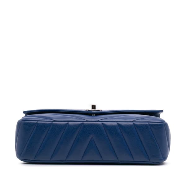 Pre-owned Chanel Medium Chevron Caviar Data Center Envelope Flap Blue
