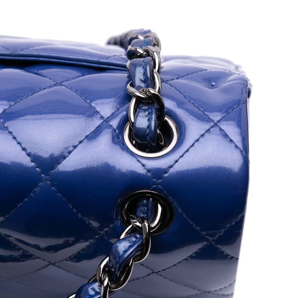 Pre-owned Chanel Jumbo Classic Patent Double Flap Blue